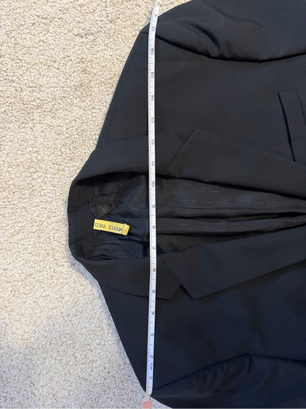 Hugo Boss Super100 Men's Black Two-Button Suit (jacket and pants) 40R - Picture 4 of 7